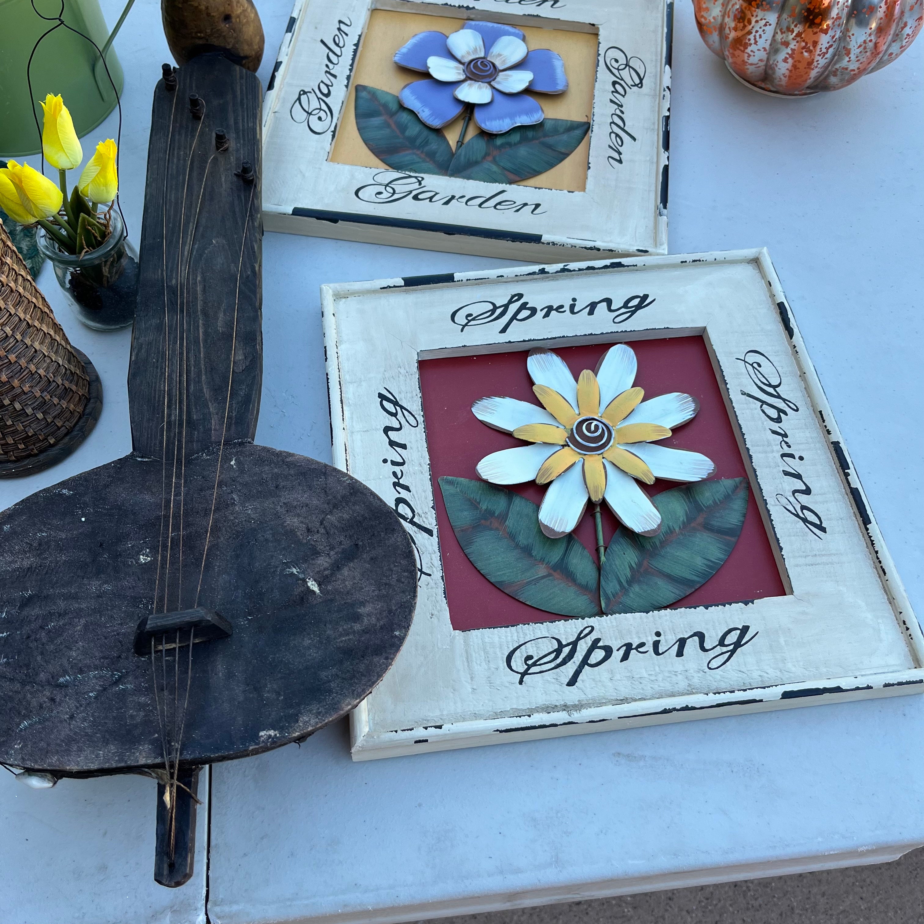 D725 Home decor and more grouping (paper fans and more)