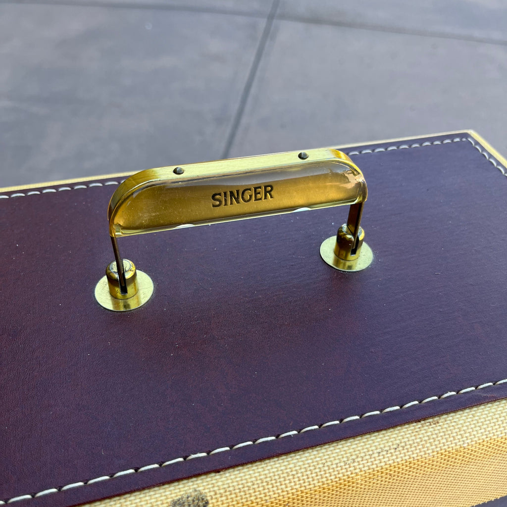 D727 Vintage Singer sewing machine