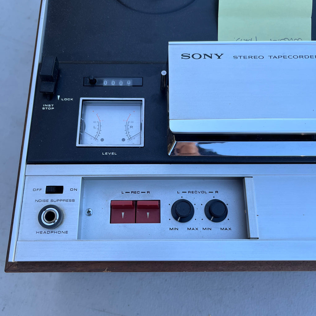D731 Broken tape recorder