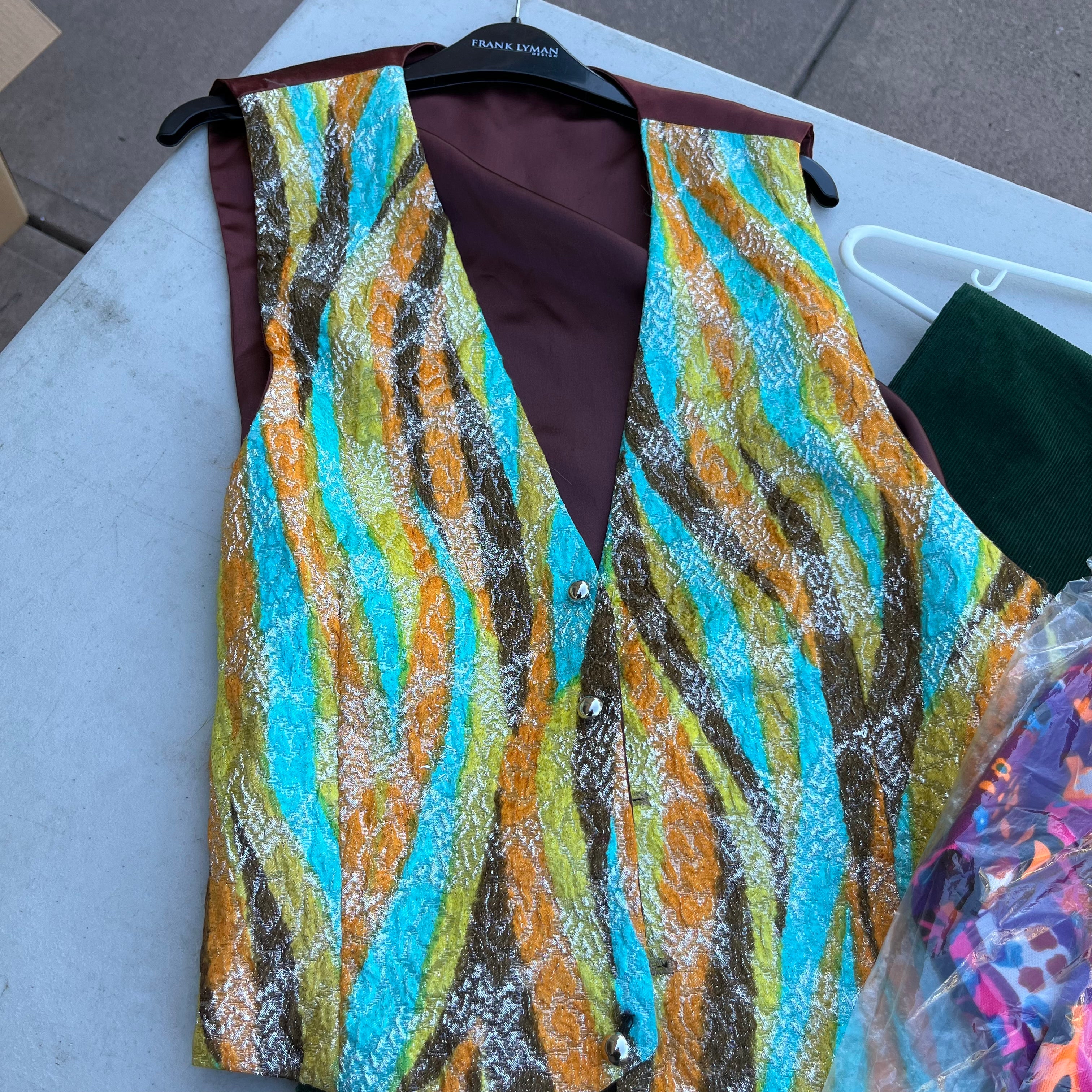 D735 Halloween costumes grouping (tie dye and more)
