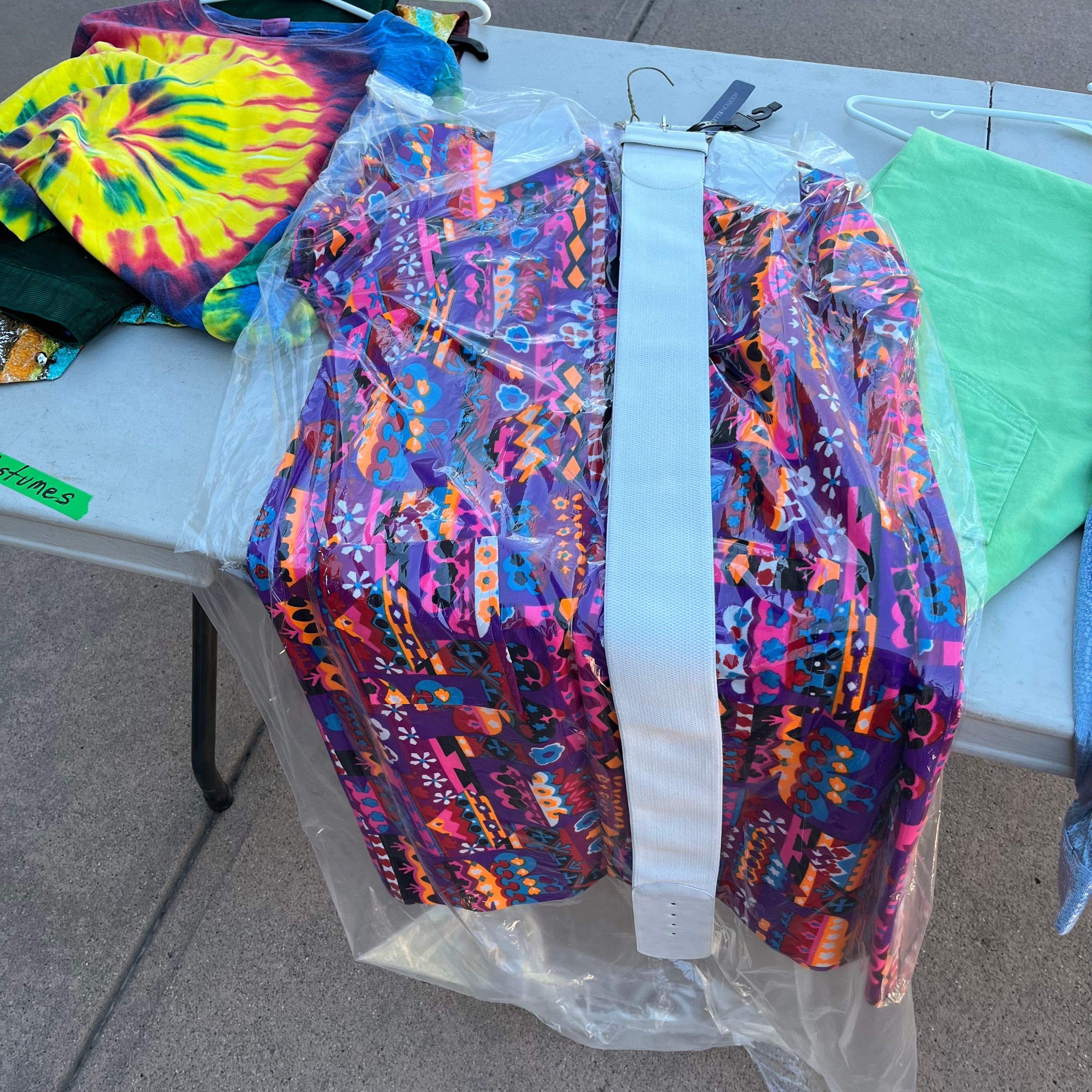 D735 Halloween costumes grouping (tie dye and more)