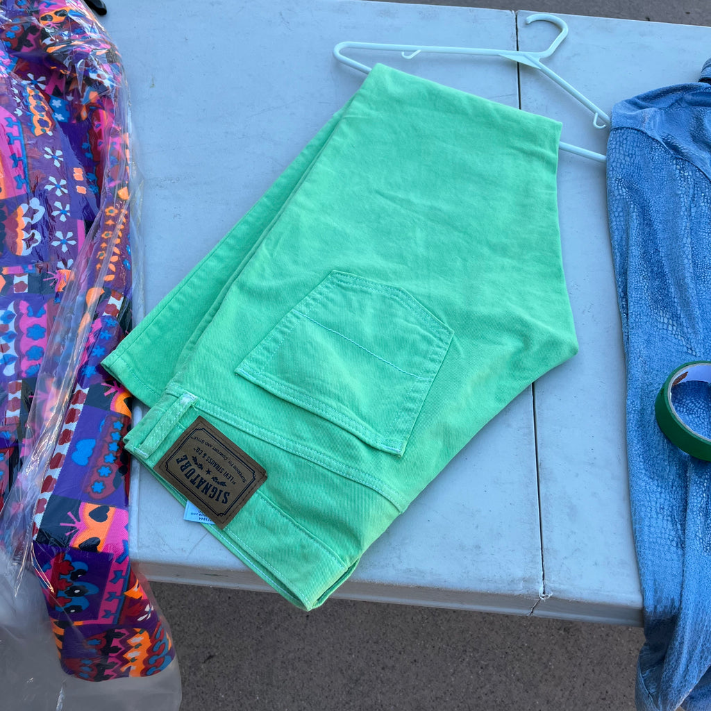 D735 Halloween costumes grouping (tie dye and more)