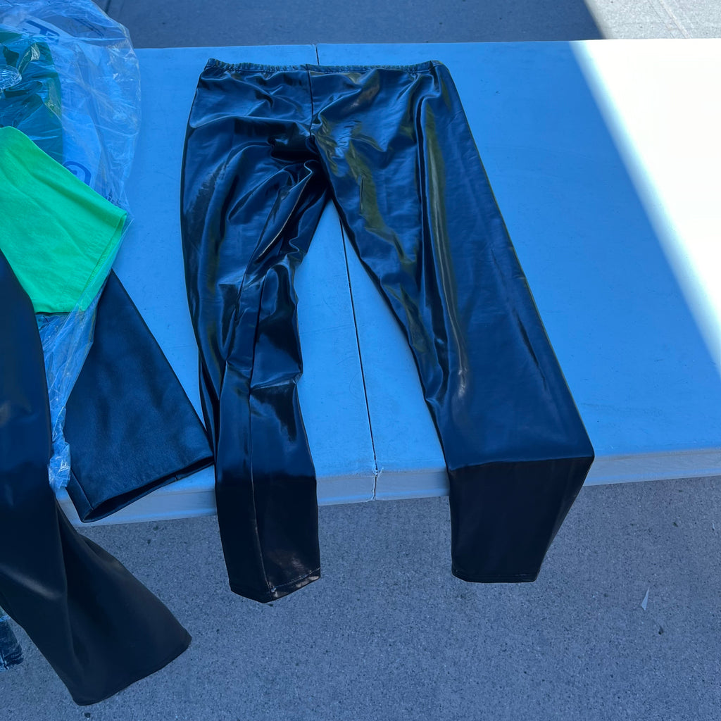 D736 Halloween costumes grouping