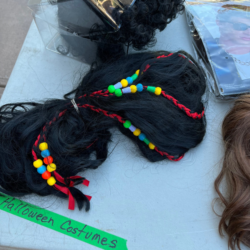 D747 Halloween costumes, wigs and hats