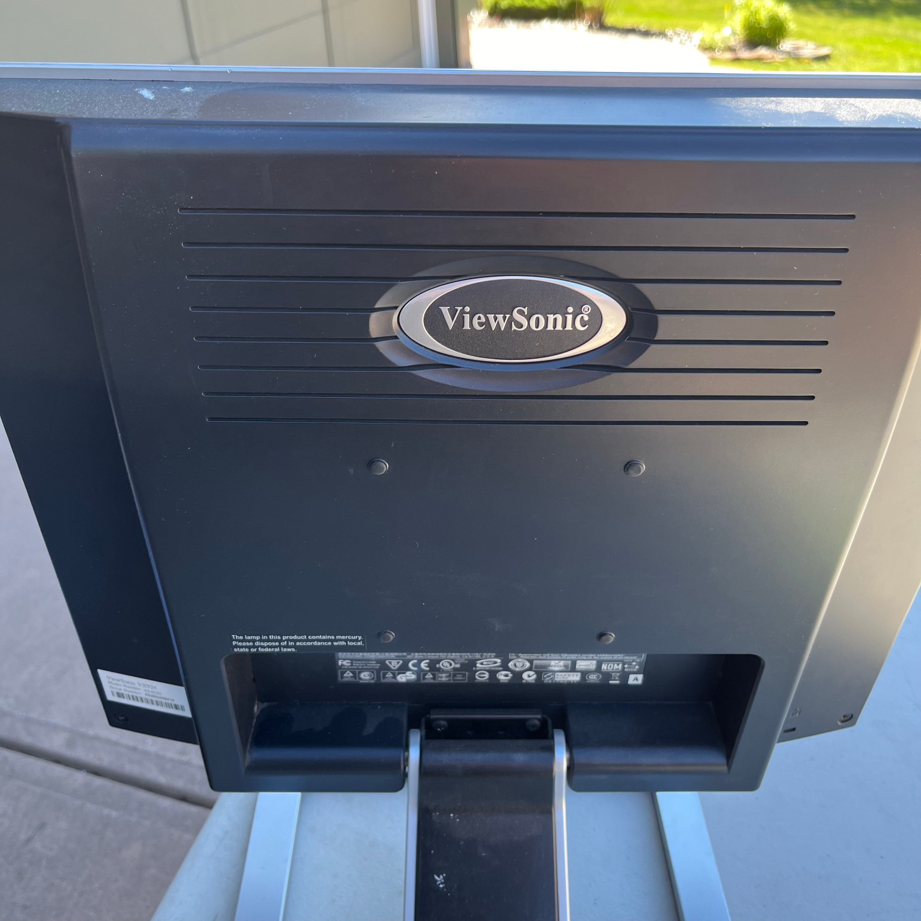 D755 4 Monitors with no power cords