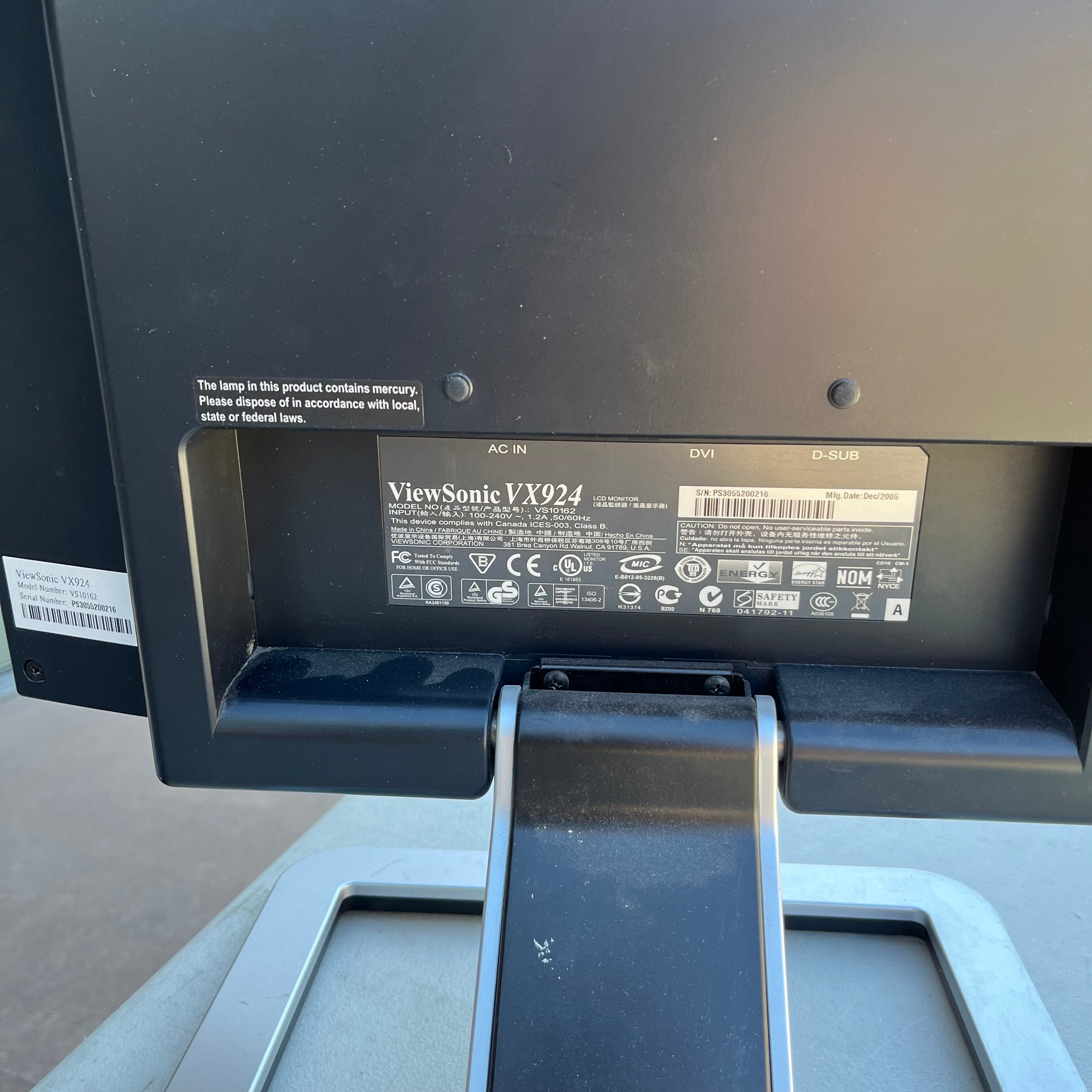 D755 4 Monitors with no power cords