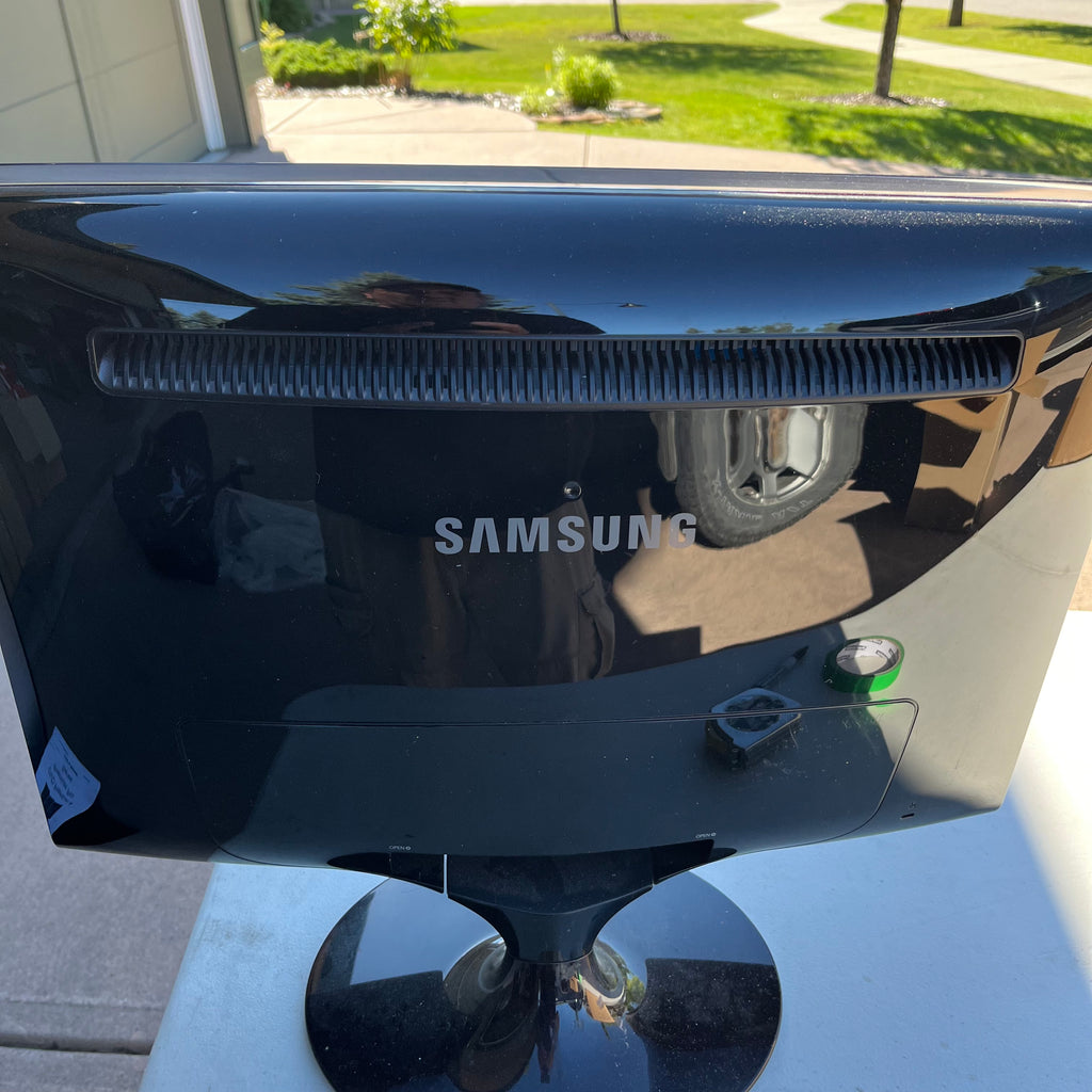D755 4 Monitors with no power cords