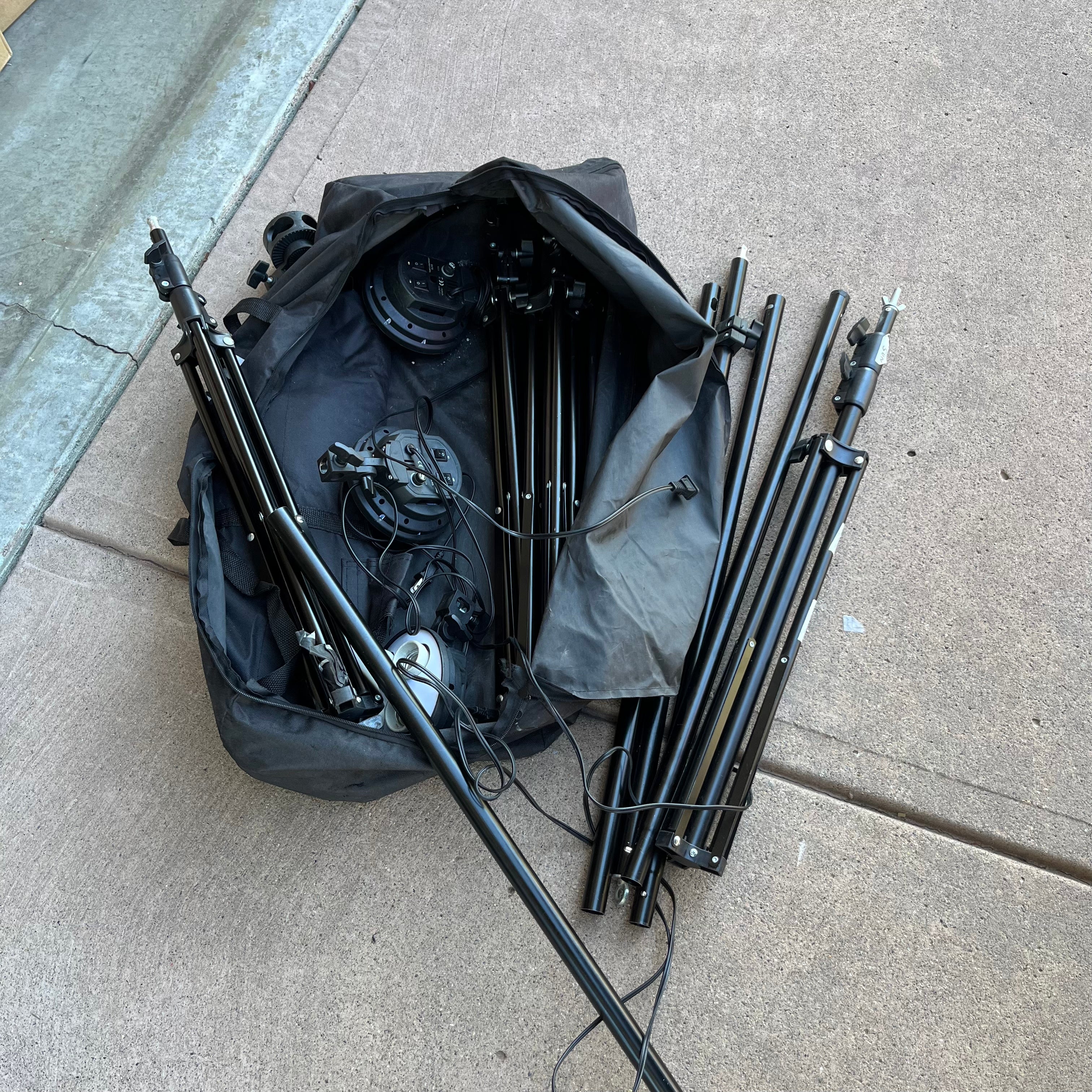 D761 Tripod with lights