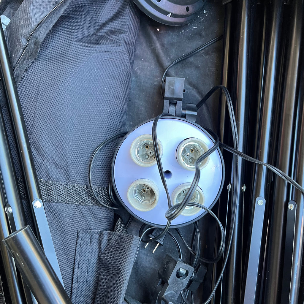 D761 Tripod with lights