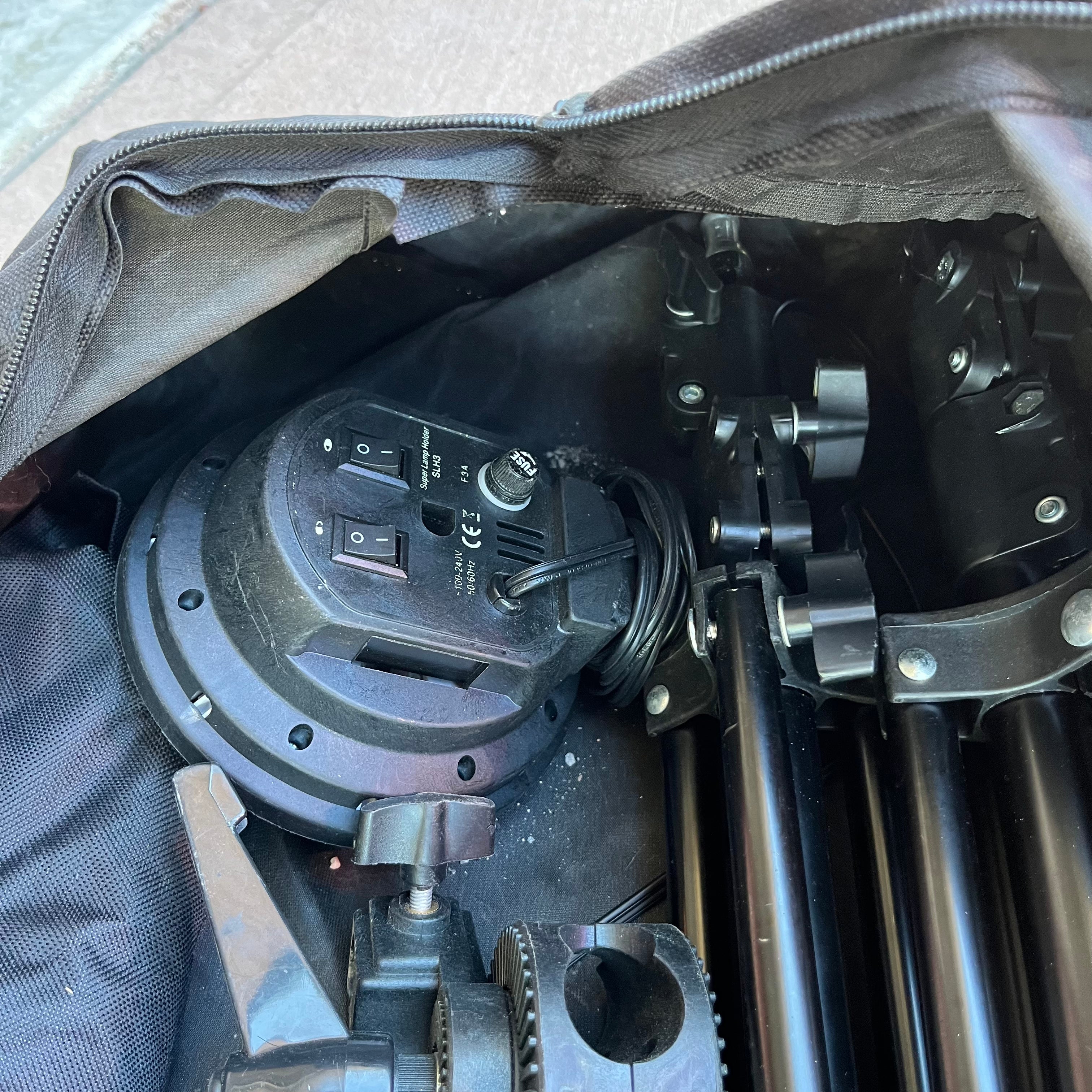 D761 Tripod with lights