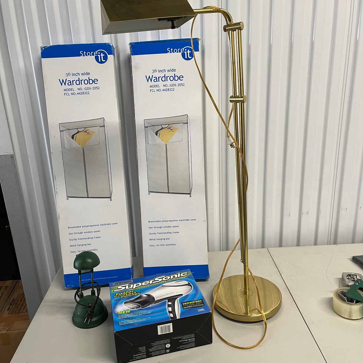U944 Home Grouping (desk lamp and more)