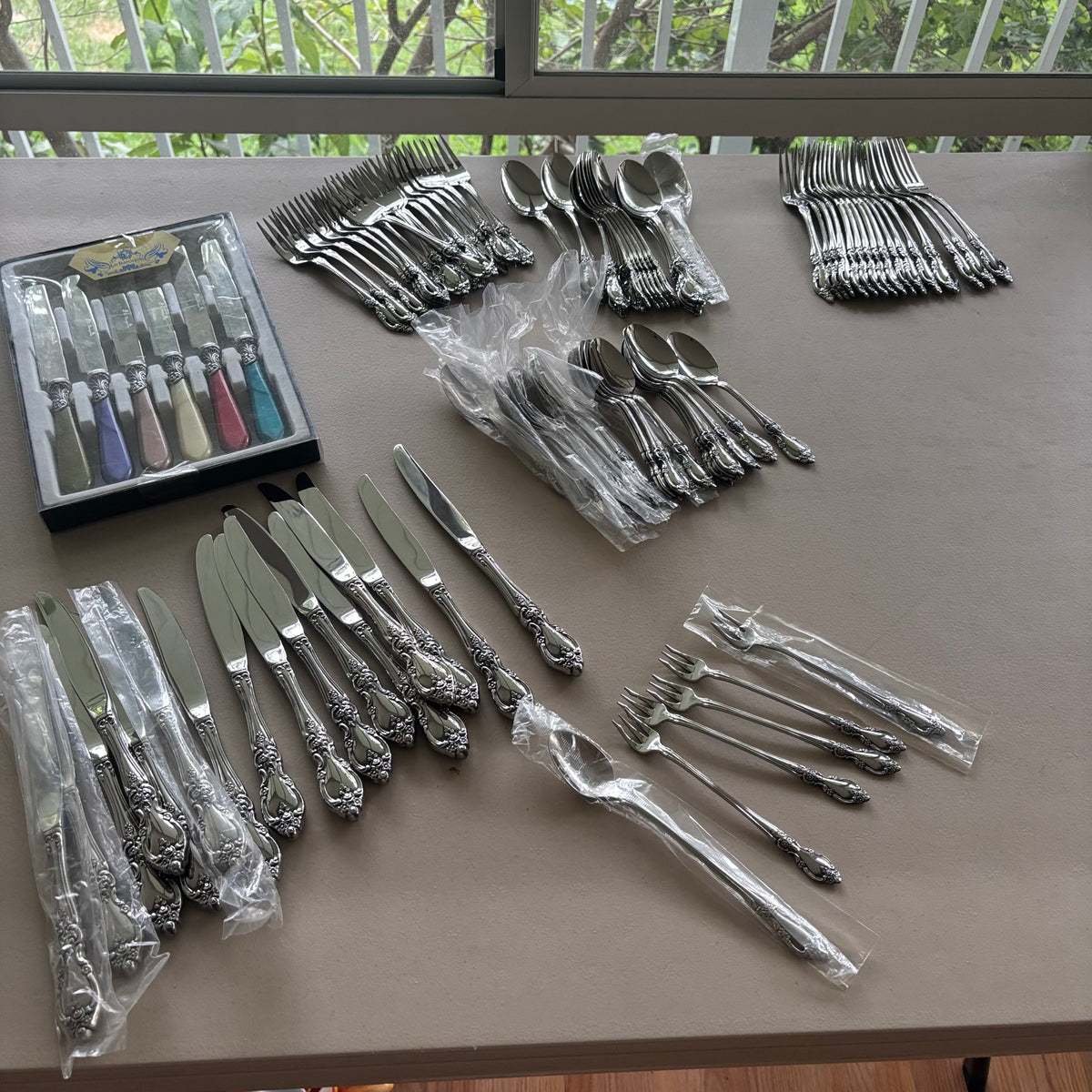 F204 Cutlery Grouping