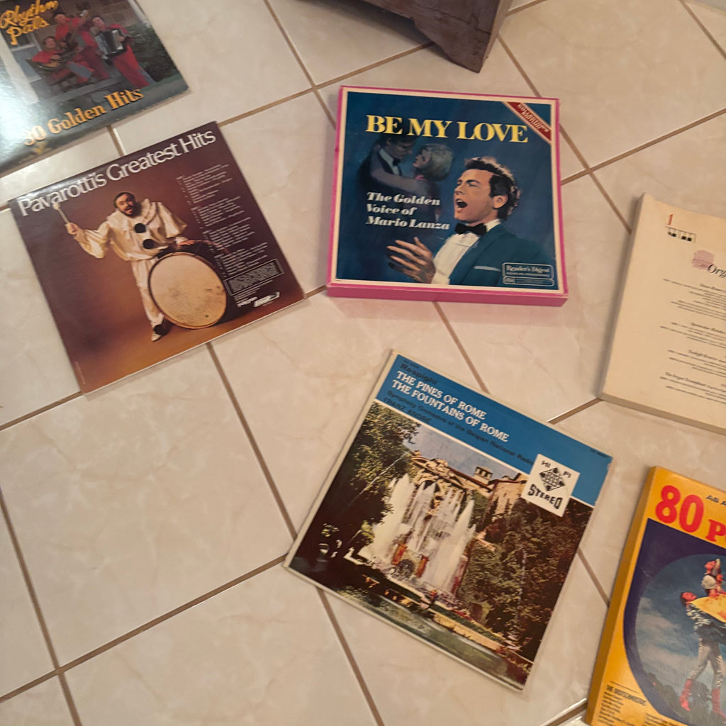 F206 Vintage music grouping - LPs, 45s and 8tracks