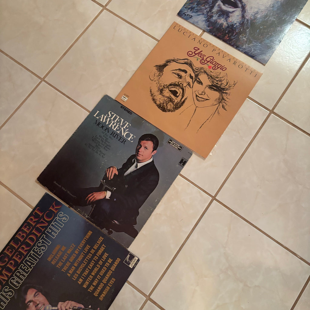 F206 Vintage music grouping - LPs, 45s and 8tracks