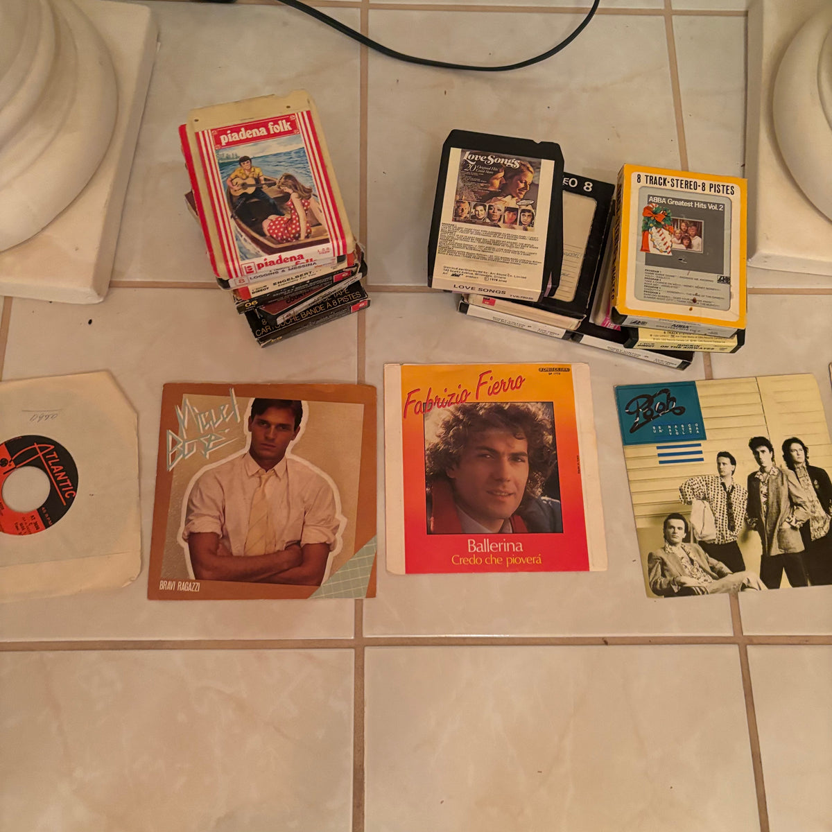 F206 Vintage music grouping - LPs, 45s and 8tracks