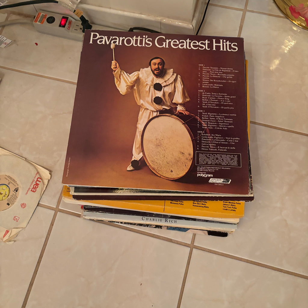 F206 Vintage music grouping - LPs, 45s and 8tracks