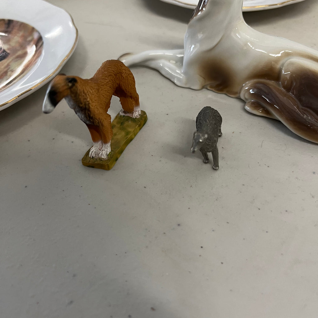 U962 Dog Decor Grouping