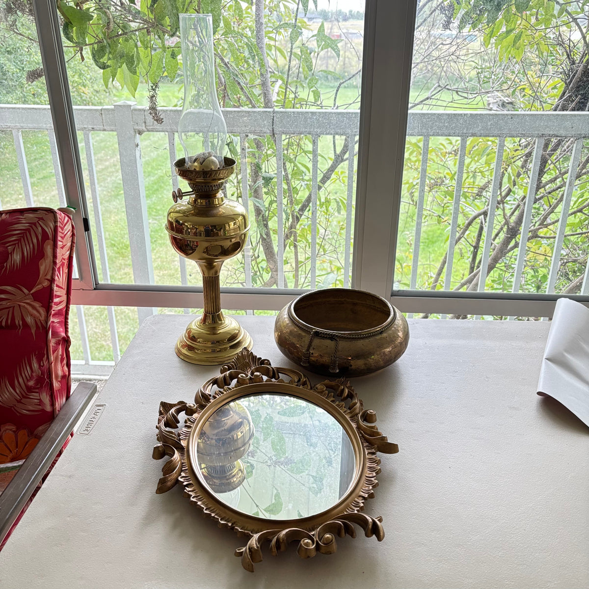 F230 Vintage Decor Grouping (brass oil lamp and more)