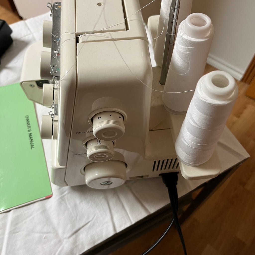 F602 Sears Kenmore Overlook 3/4D serger and accessories