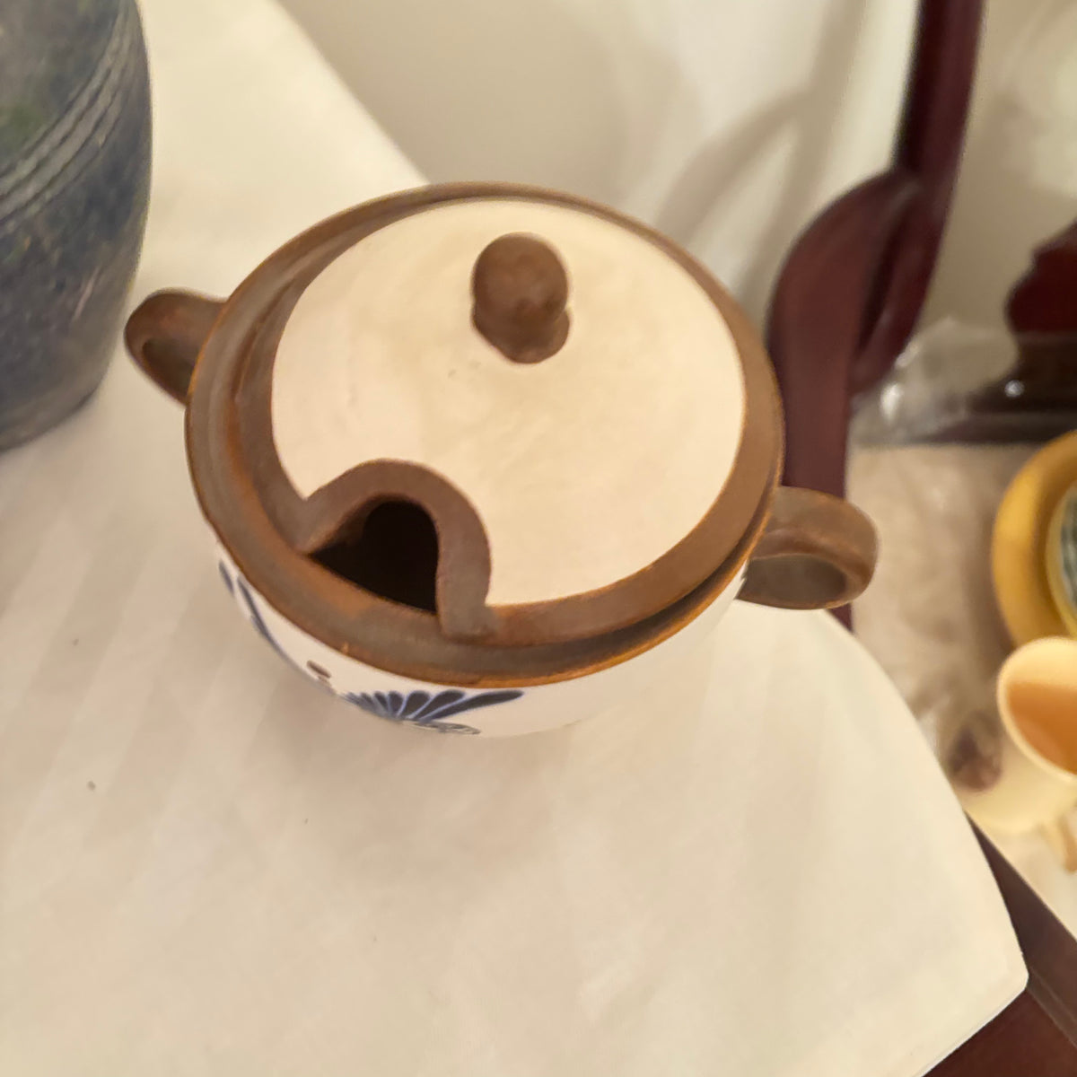 F237 Pottery Grouping (earthenware jug and more)