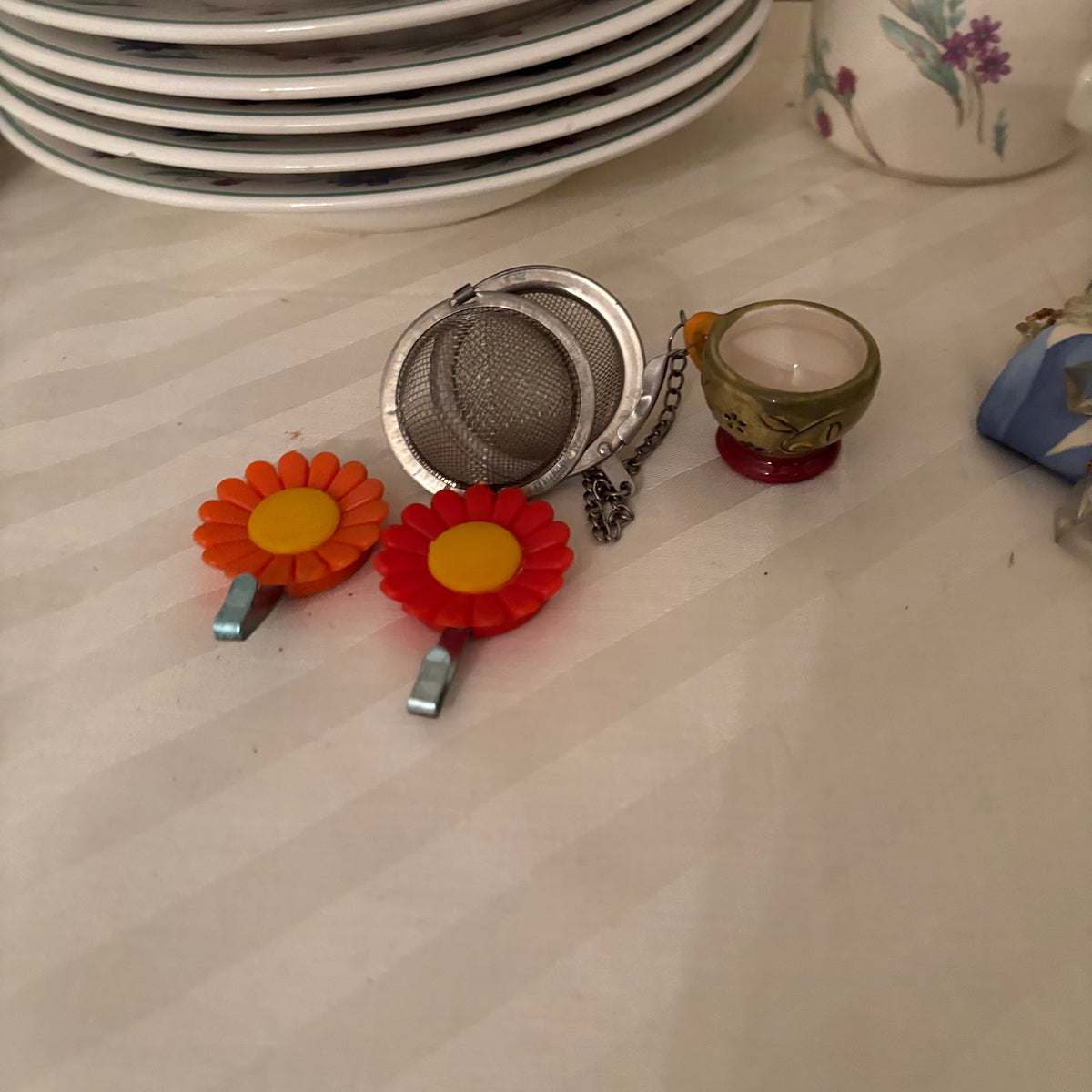 F239 Vintage Dishes Grouping (Oneida Ava and more)