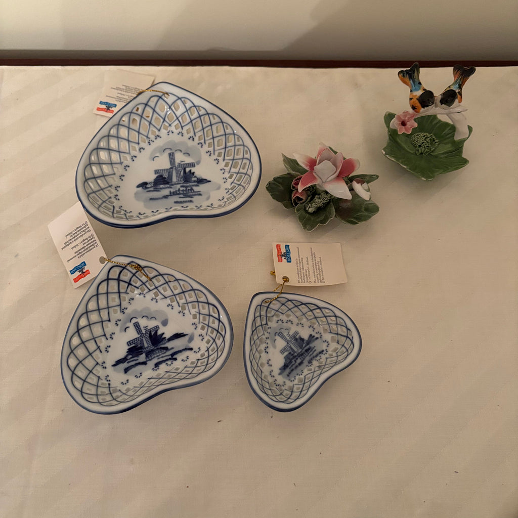 F244 Vintage Grouping (Blue & White trinket dishes and more)