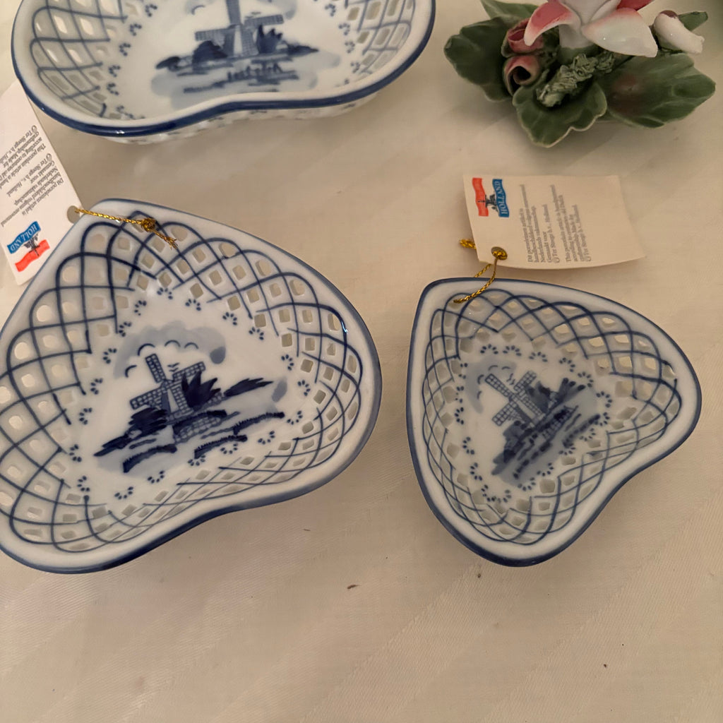F244 Vintage Grouping (Blue & White trinket dishes and more)