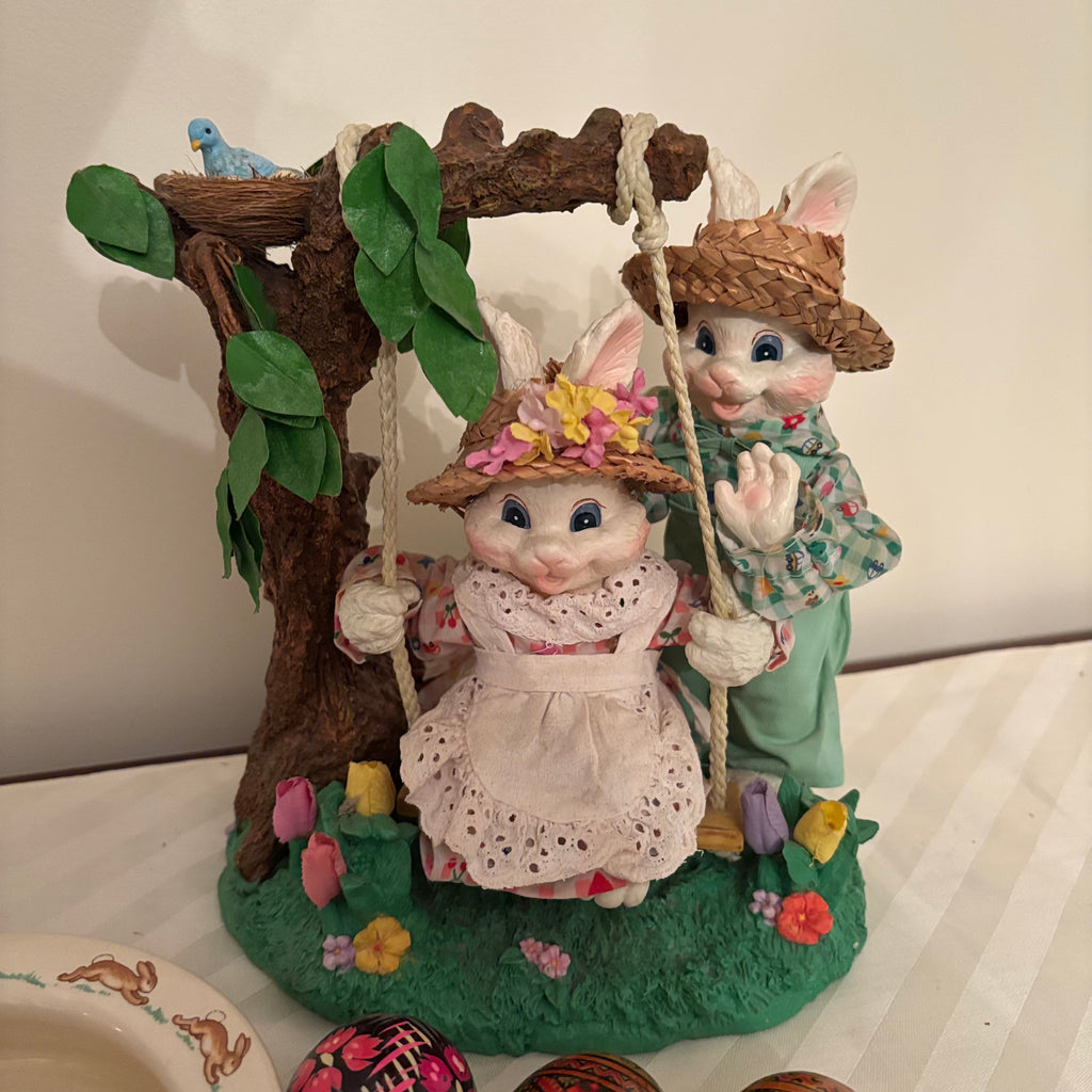 F245 Vintage Decor Grouping (salt and pepper shakers and more)