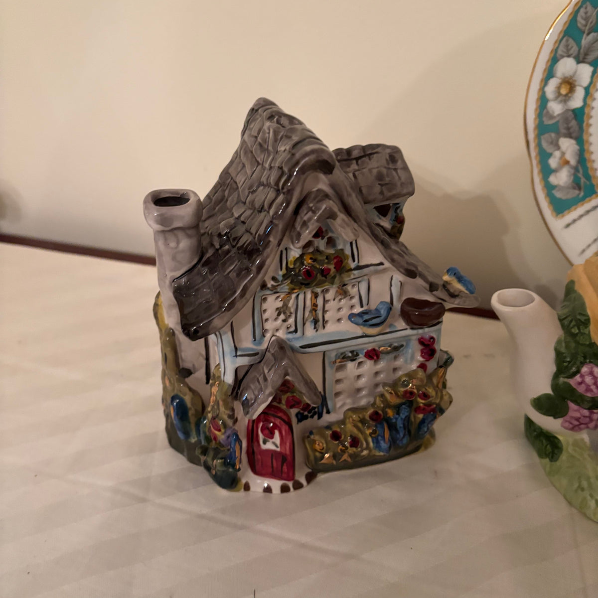 F246 Vintage Teapot and tealight Grouping