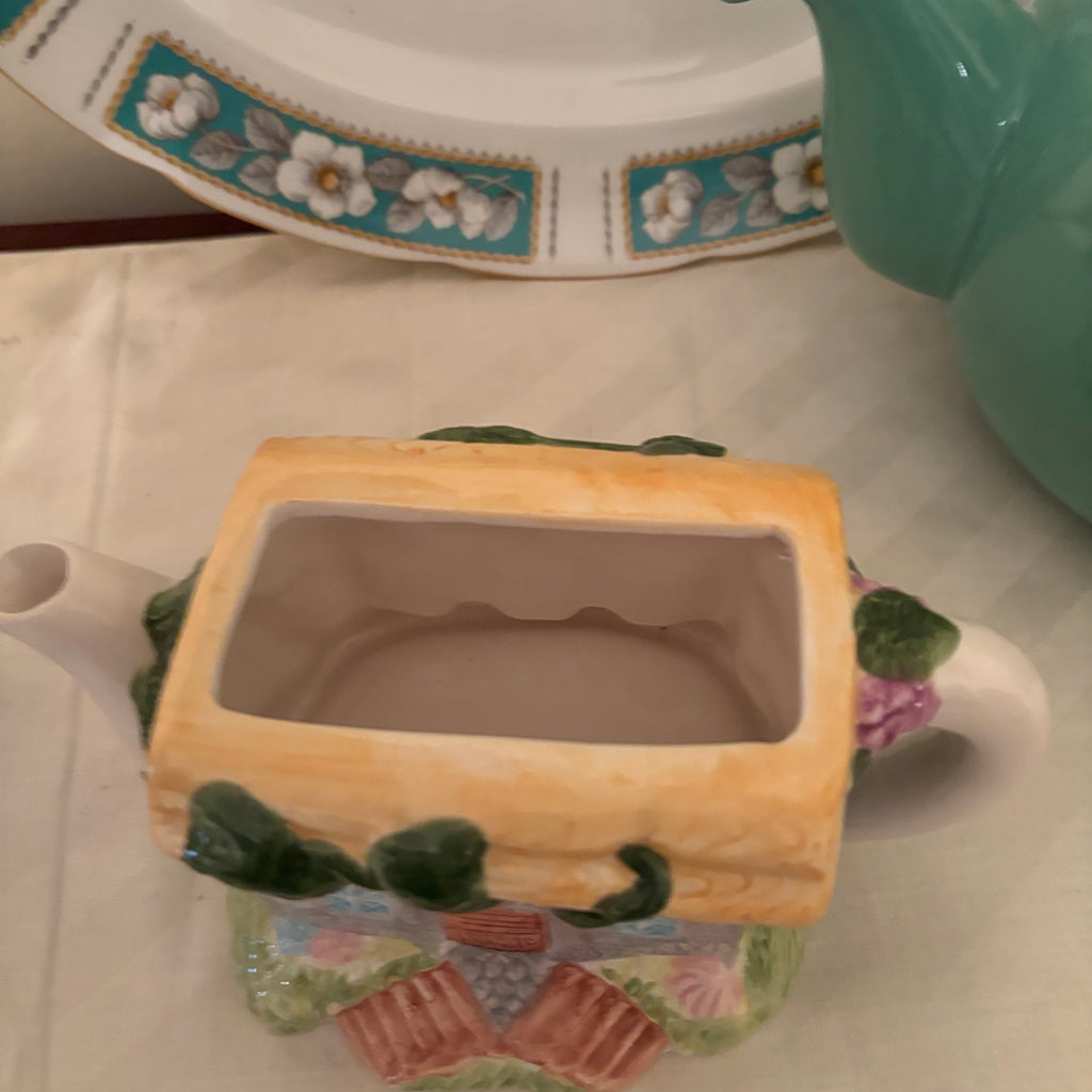 F246 Vintage Teapot and tealight Grouping