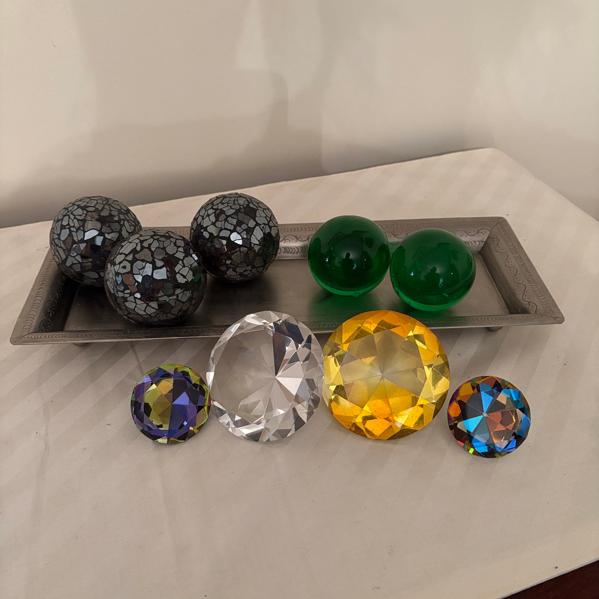 F259 Vintage glass paperweight grouping