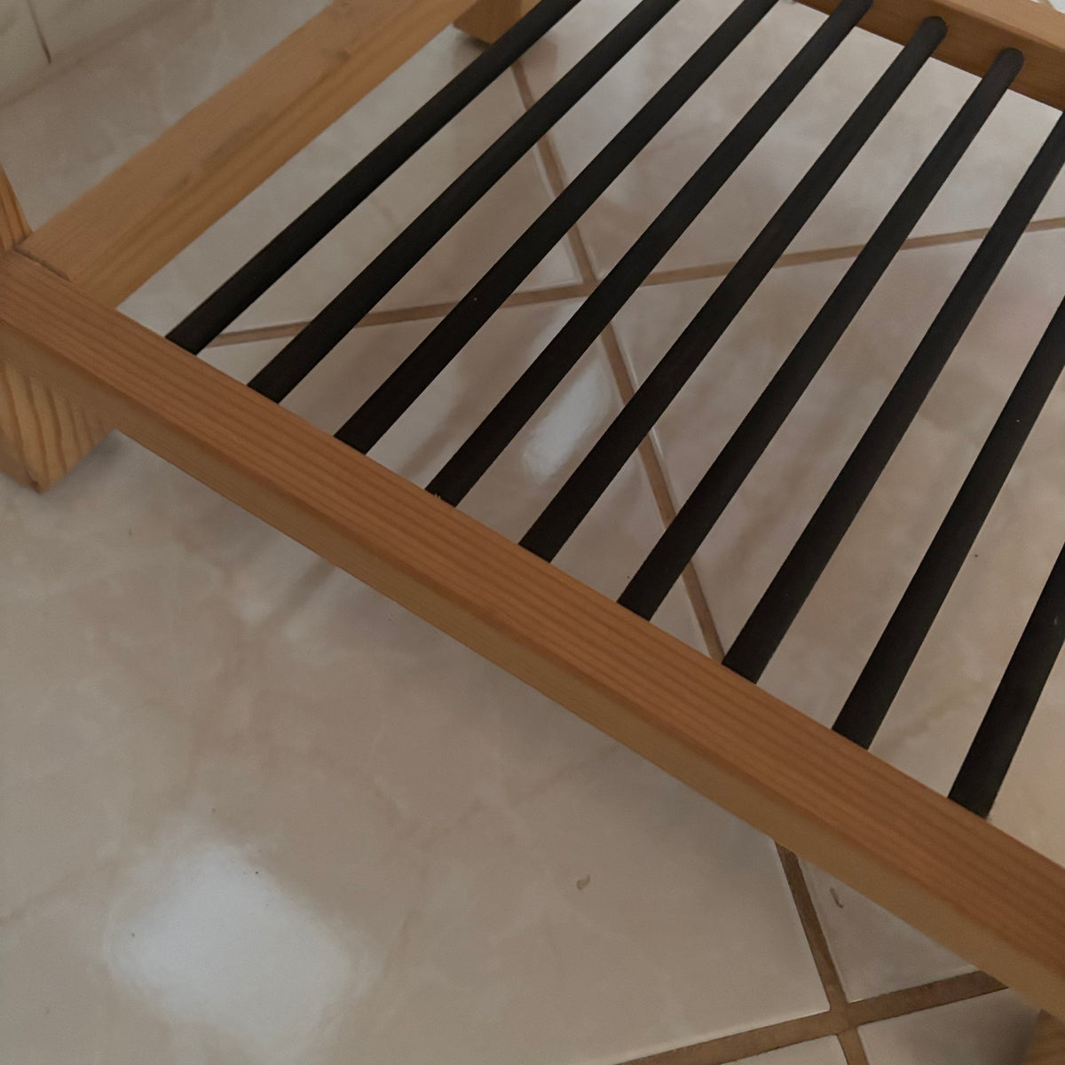 F265 Pine end table