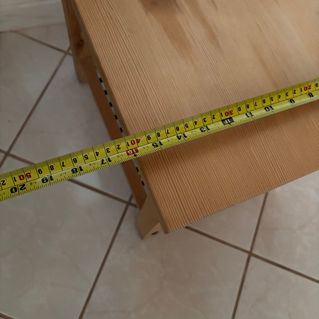 F265 Pine end table