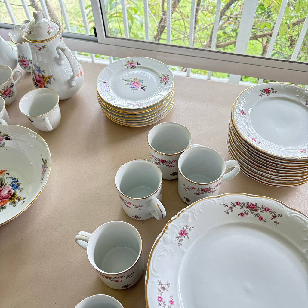 F266 90 Piece Belfour Minuet china grouping (table not included)