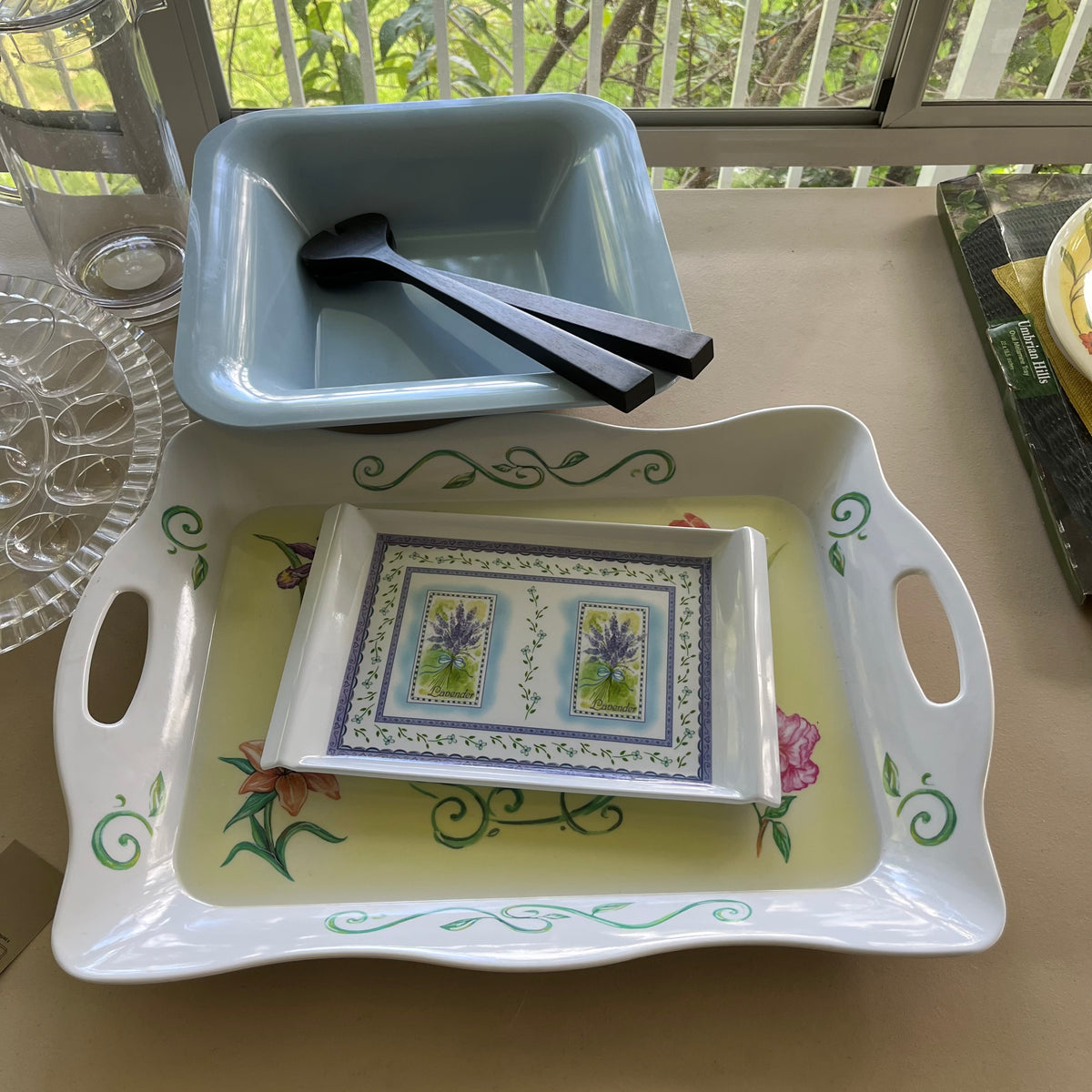 F632 Vintage glass grouping (devilled egg dish and more)