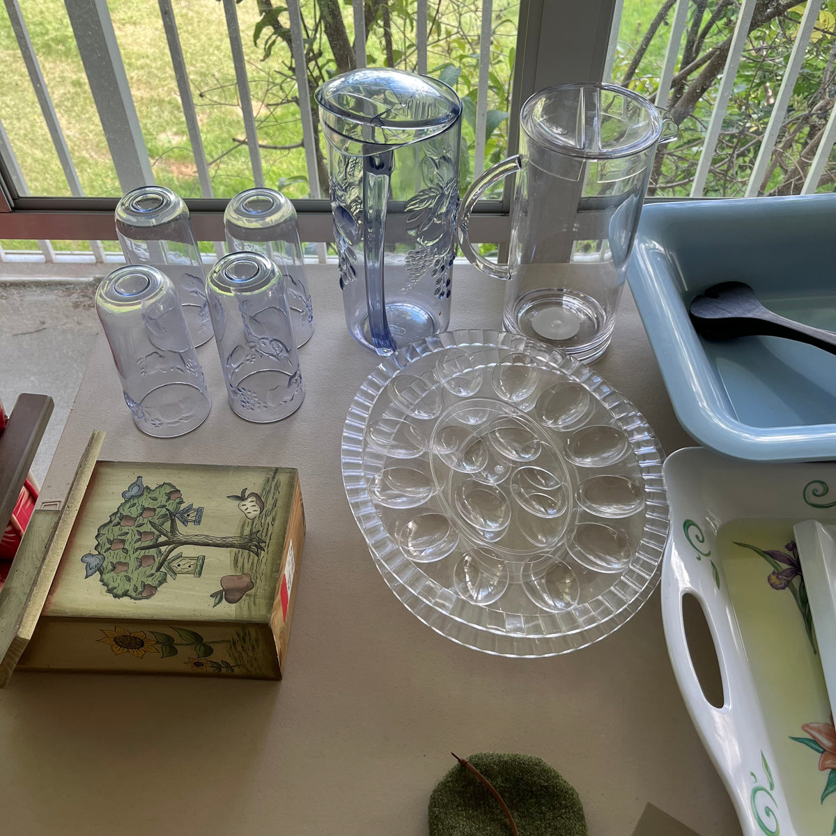 F632 Vintage glass grouping (devilled egg dish and more)