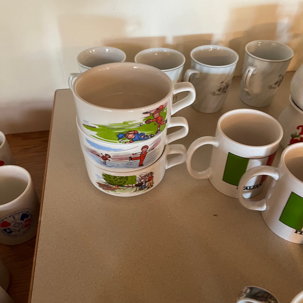F643 Mug Grouping