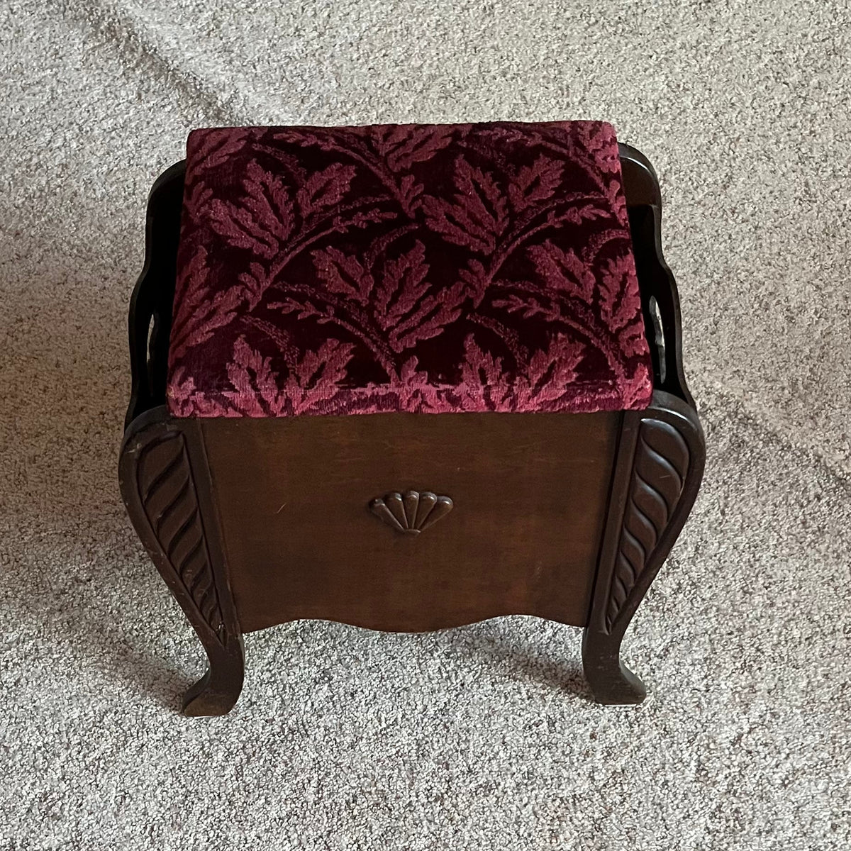 F646 Vintage wooden sewing bench with upholstered top