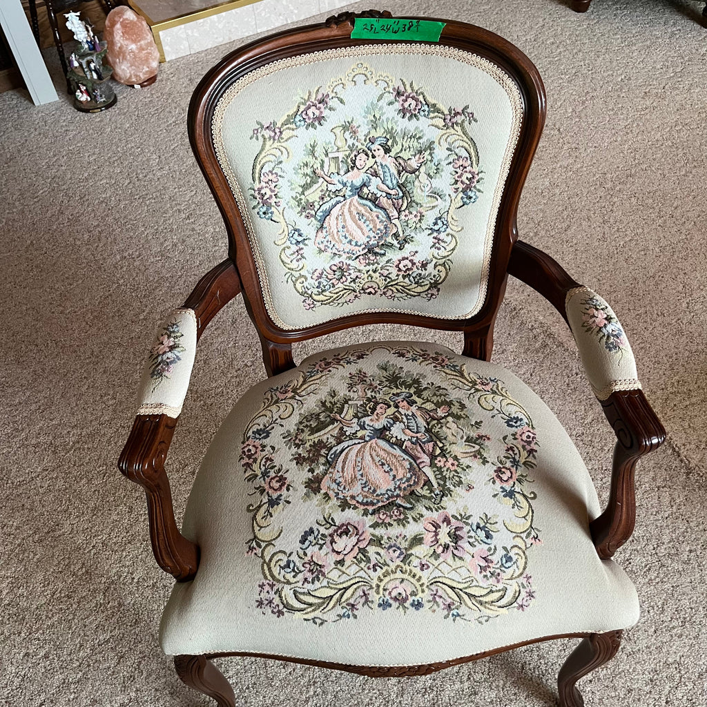 F648 Vintage Louis XV style wooden chair with embroidery