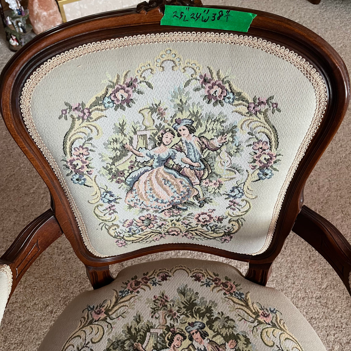 F648 Vintage Louis XV style wooden chair with embroidery