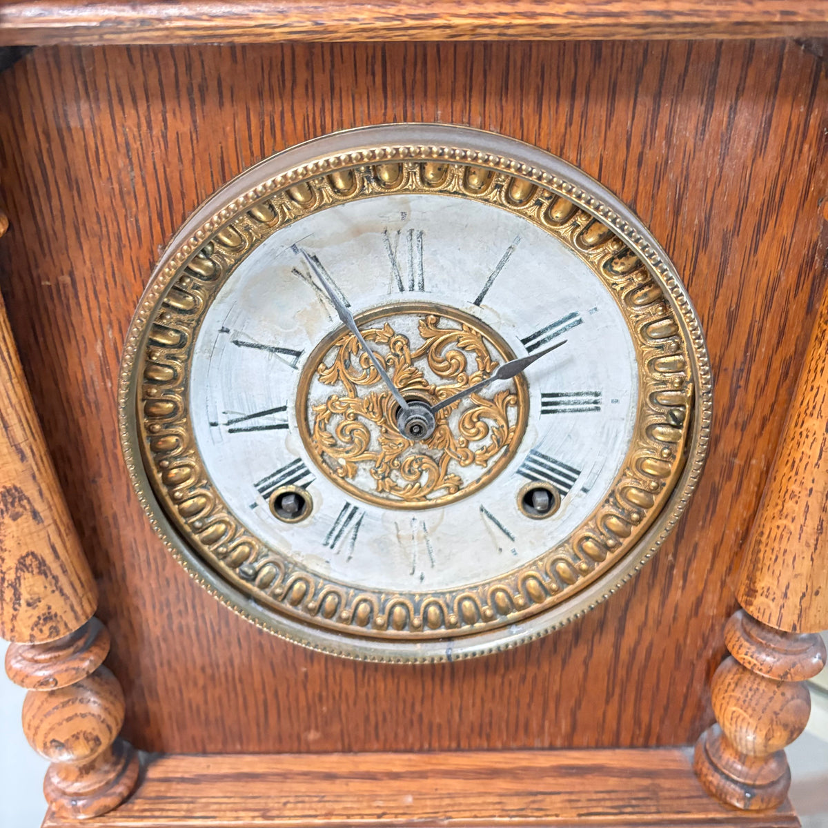K315 Antique wooden carved mantel clock (untested)