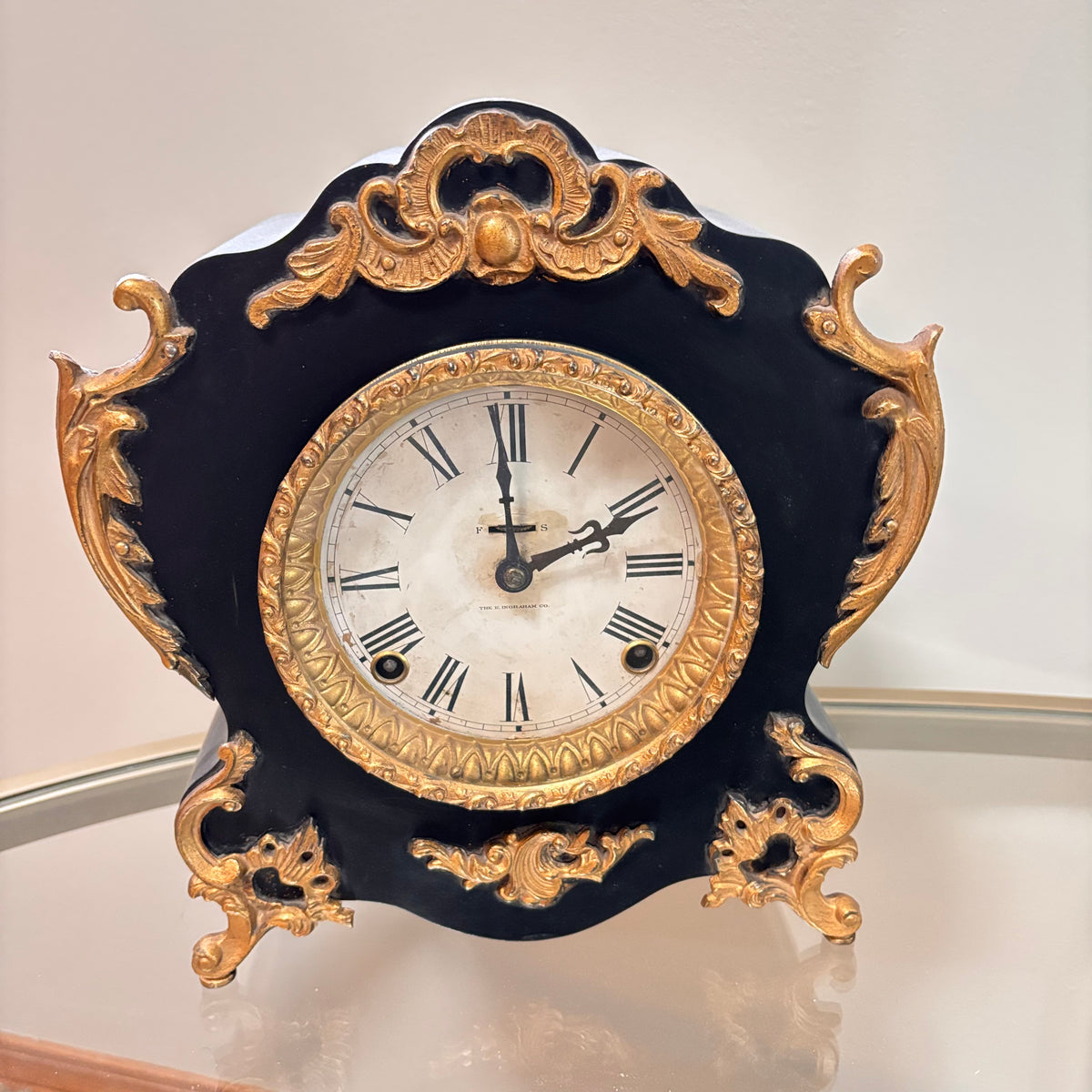 K318 Vintage The E. Ingraham Company "Cute" Mantle clock (untested)