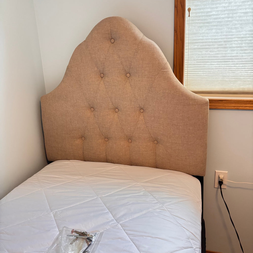 K320 Twin size bed ensemble with quilted headboard, mattress and box spring