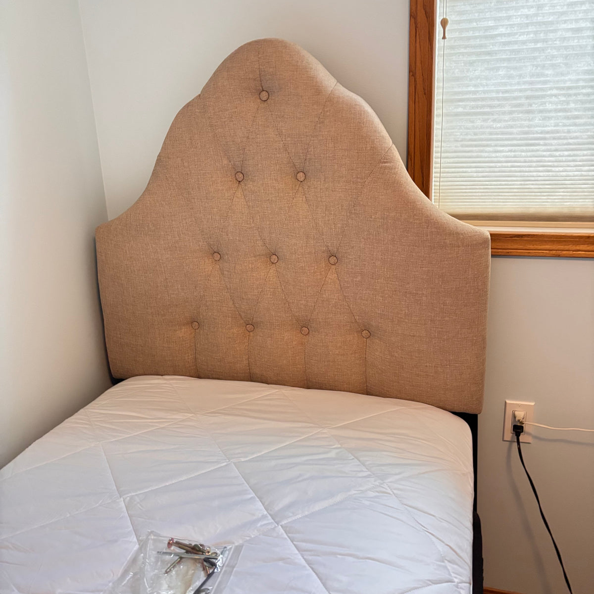 K320 Twin size bed ensemble with quilted headboard, mattress and box spring