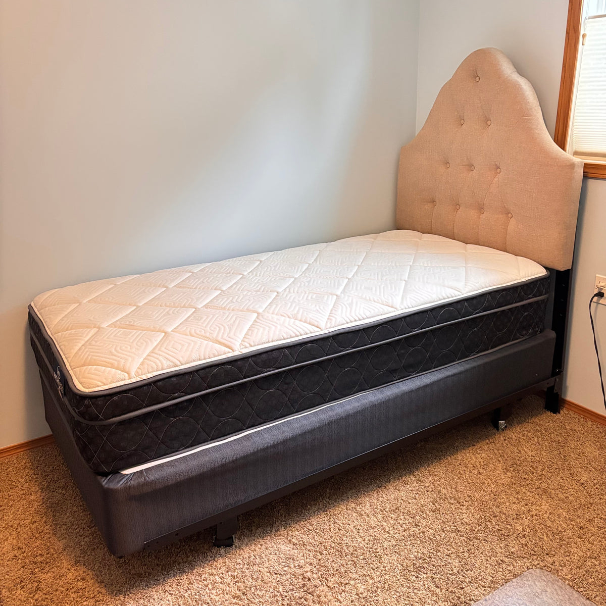 K320 Twin size bed ensemble with quilted headboard, mattress and box spring