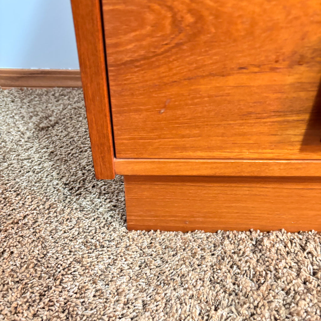 K325 Set of 2 1979 Made in Canada Solid Wood with Teak veneer two drawer nightstands (19" x 14"x 18")