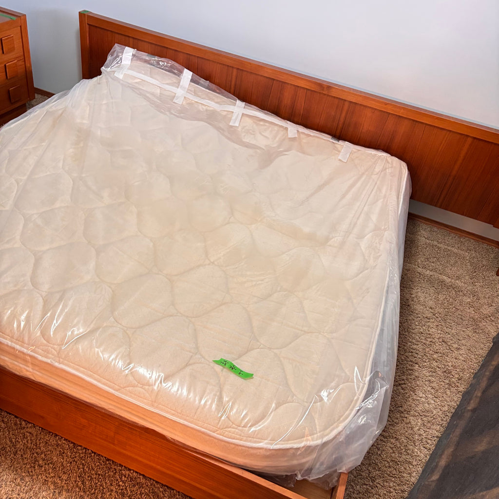 K330 King Size RV mattress with mattress topper