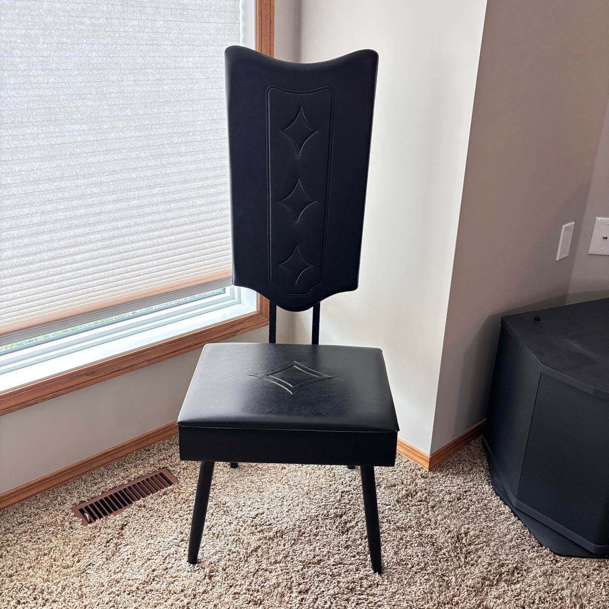 K331 1960s Pearl-Wick-Val-0-Seat Butler Valet Dressing Chair