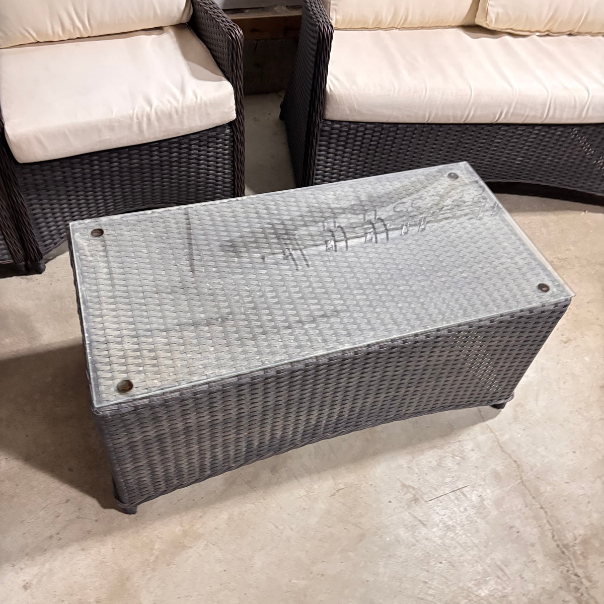 K337 4 Piece Outdoor Wicker Patio Set (2 chairs, 1 love seat and table)