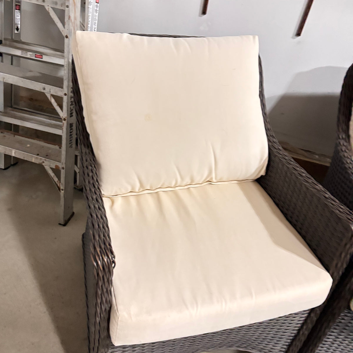 K337 4 Piece Outdoor Wicker Patio Set (2 chairs, 1 love seat and table)